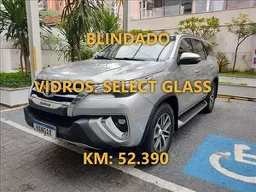 Toyota Hilux SW4