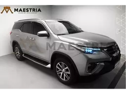 Toyota Hilux SW4
