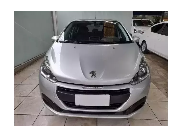 Peugeot 208 Prata 5