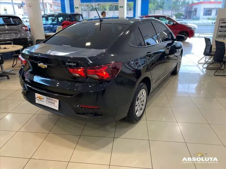 Chevrolet Onix Preto 1