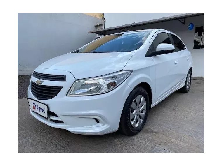 Chevrolet Onix Branco 4