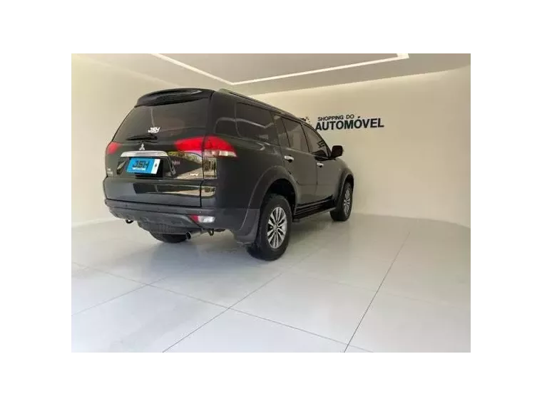 Mitsubishi Pajero Preto 8