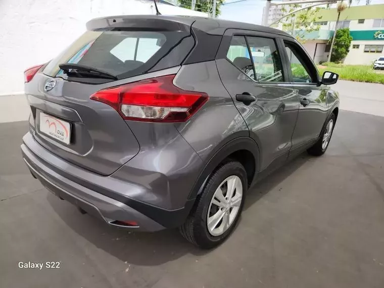 Nissan Kicks Cinza 9