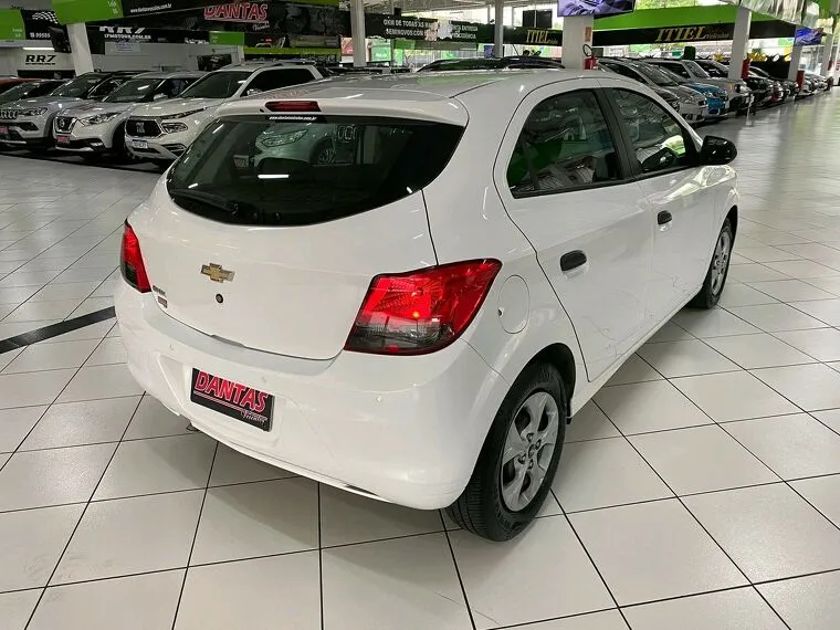 Chevrolet Onix Branco 1