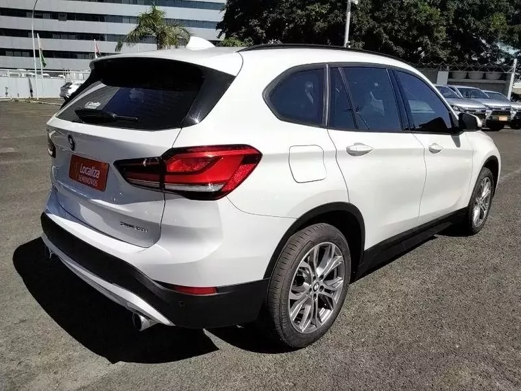 BMW X1 Branco 8