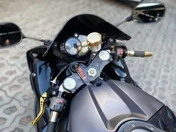 Yamaha YZF R1