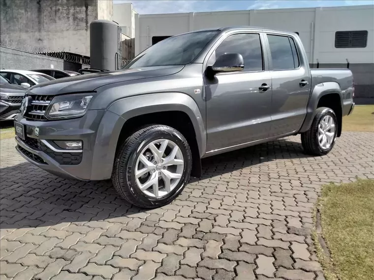 Volkswagen Amarok Cinza 1