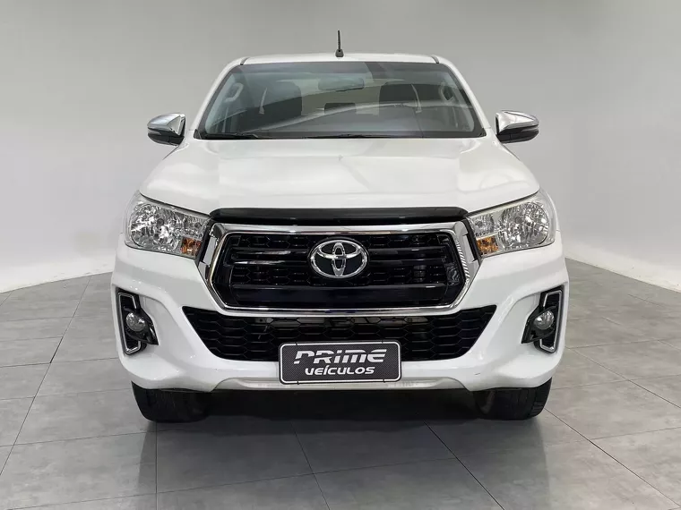 Toyota Hilux Branco 14