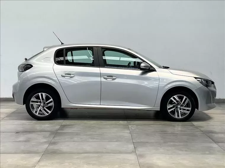 Peugeot 208 Prata 2