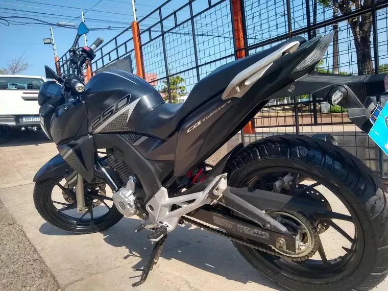 Honda CB Twister Preto 1