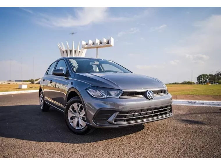 Volkswagen Polo Sedan Vermelho 14