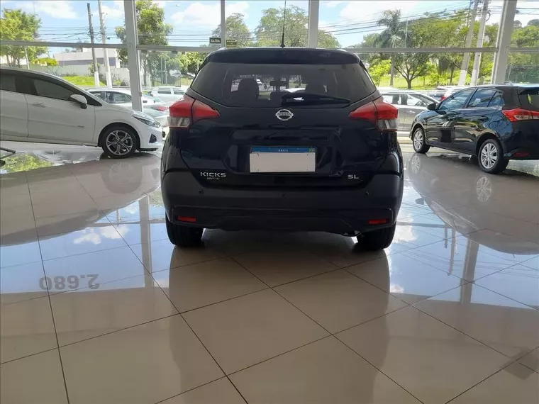 Nissan Kicks Preto 8