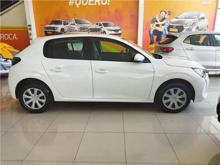 Peugeot 208 Branco 9