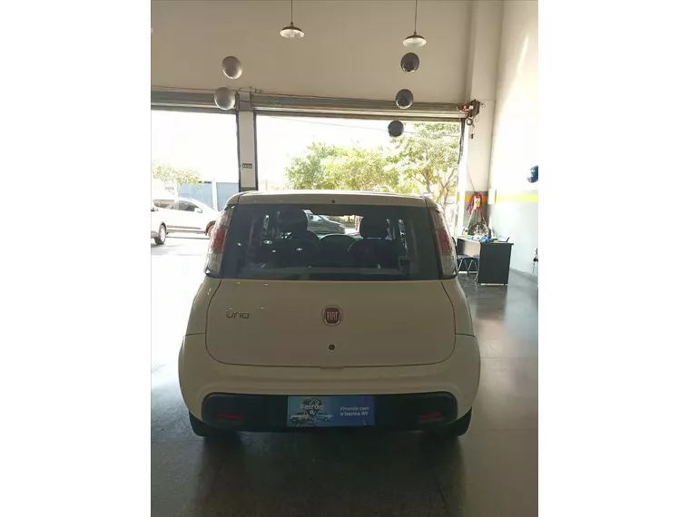 Fiat Uno Branco 1