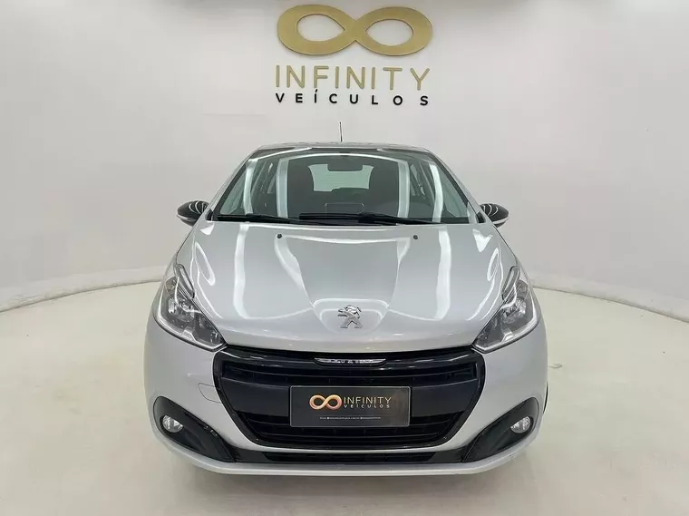 Peugeot 208 Prata 6