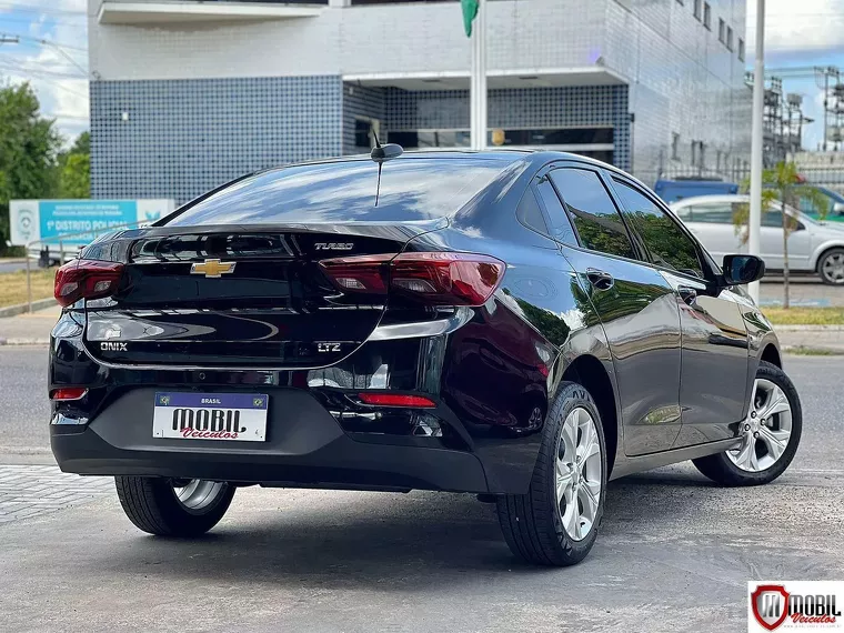 Chevrolet Onix Preto 6