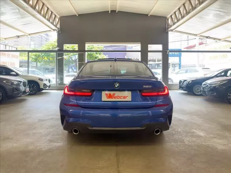 BMW 320i Azul 9