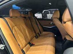 BMW 330i
