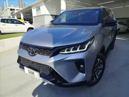 Toyota Hilux SW4