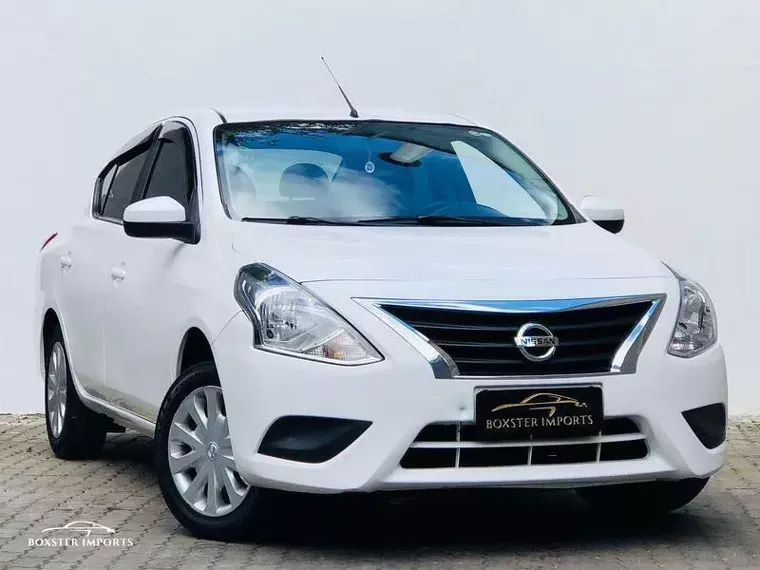 Nissan Versa Branco 9