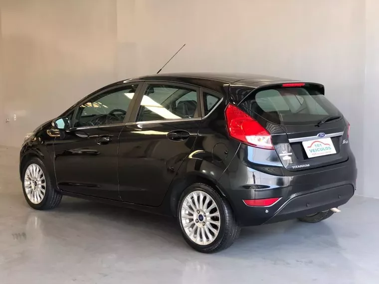 Ford Fiesta Preto 2