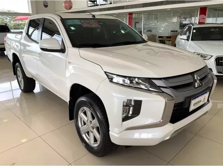 Mitsubishi L200 Triton Branco 8