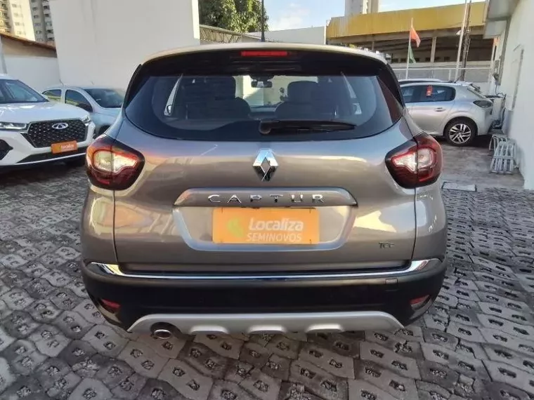 Renault Captur Cinza 8