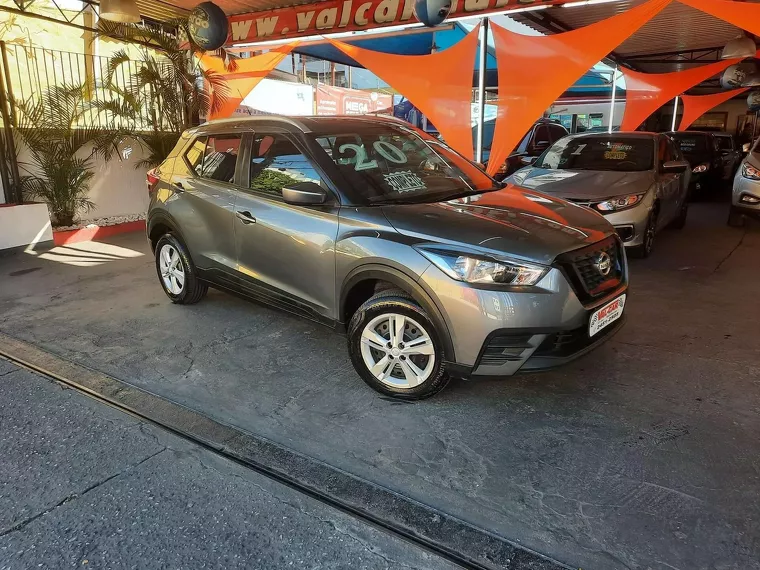 Nissan Kicks Cinza 5