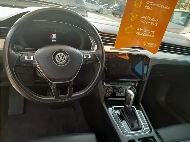 Volkswagen Passat Preto 3