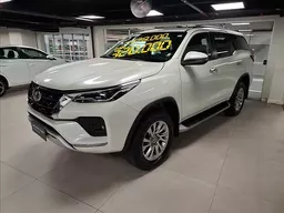 Toyota Hilux SW4