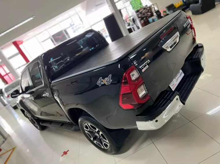 Toyota Hilux Preto 2