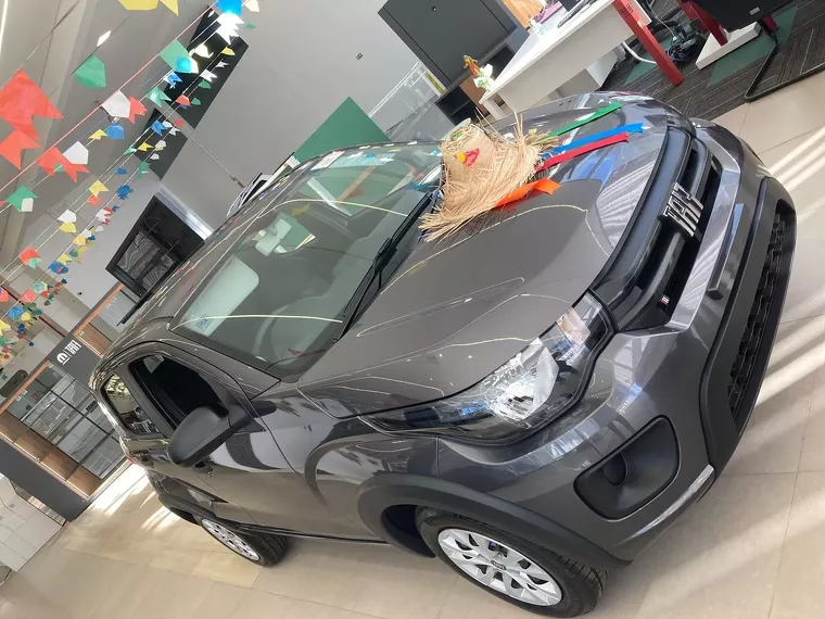 Fiat Mobi Cinza 5