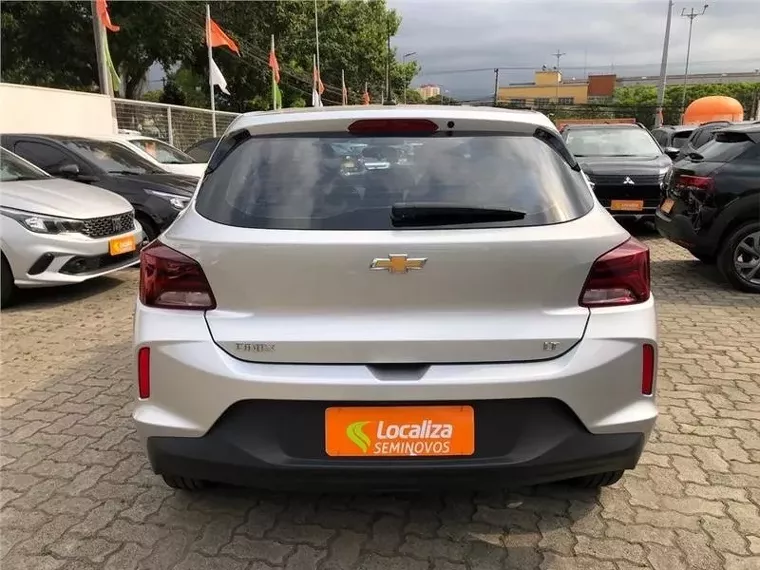 Chevrolet Onix Prata 2