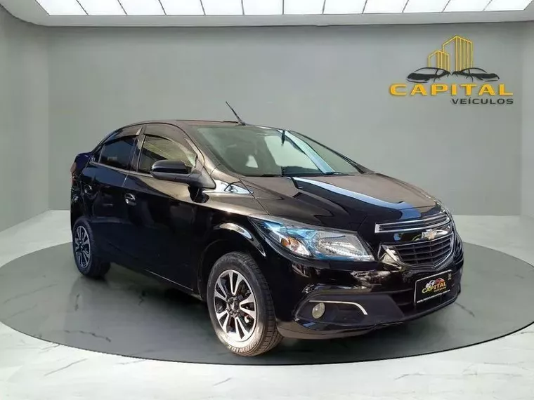 Chevrolet Onix Preto 4