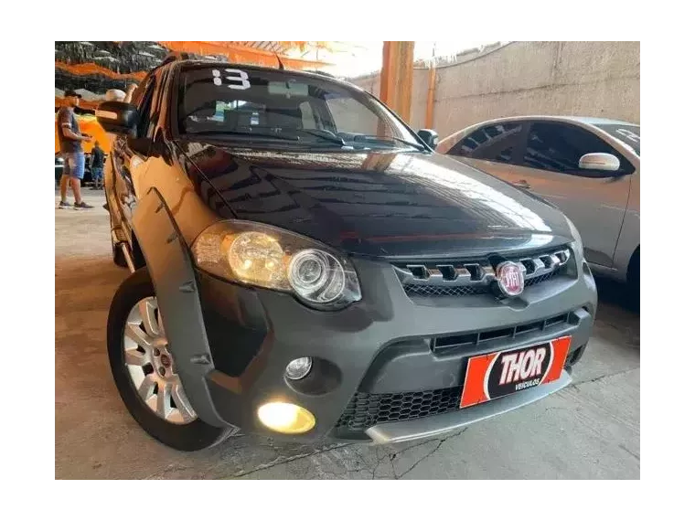 Fiat Strada Cinza 1