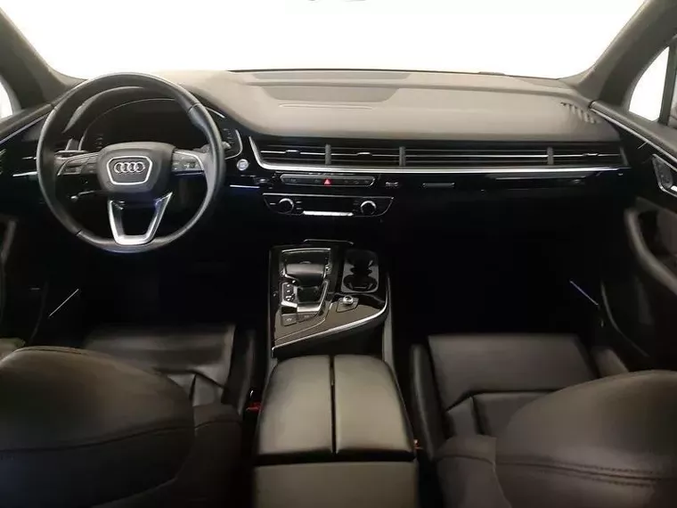 Audi Q7 Preto 9