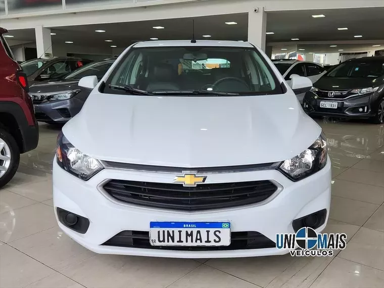 Chevrolet Onix Branco 10