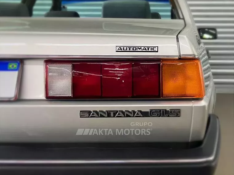 Volkswagen Santana Prata 5