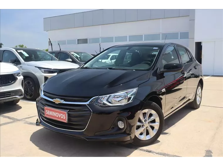 Chevrolet Onix Preto 5