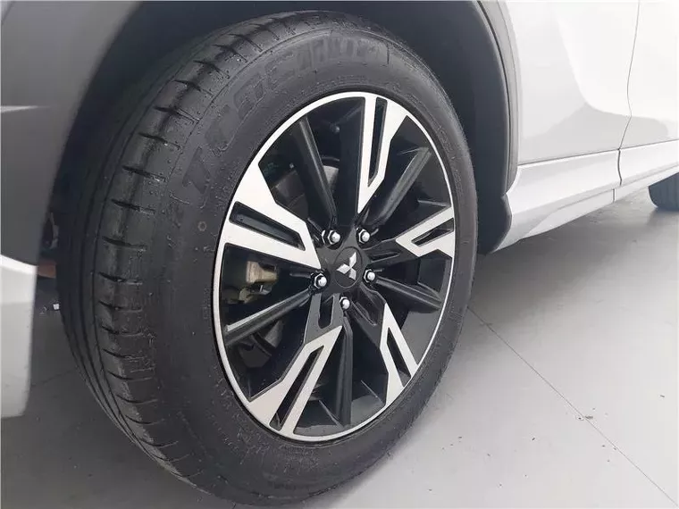 Mitsubishi Eclipse Cross Prata 14