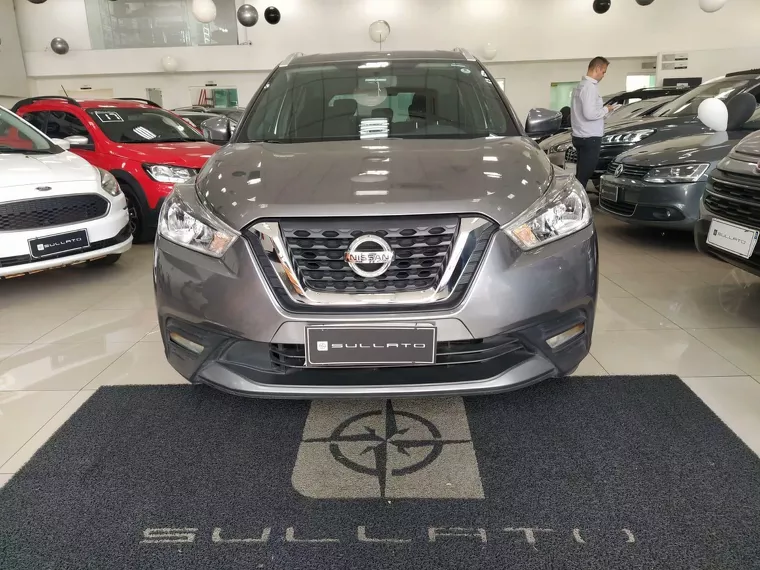 Nissan Kicks Cinza 18