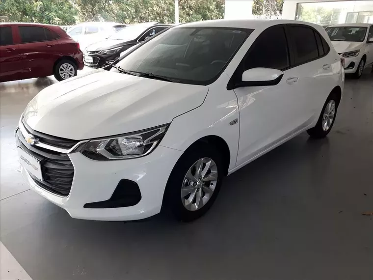 Chevrolet Onix Branco 2