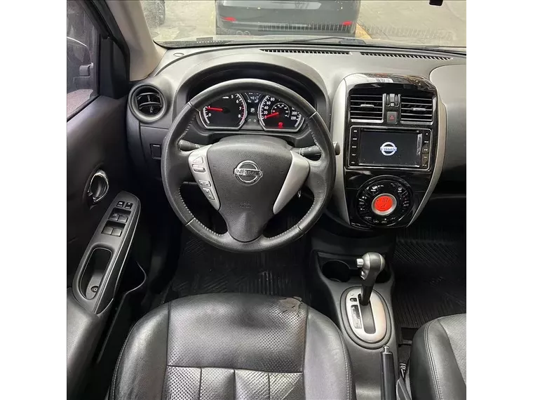 Nissan Versa Preto 6