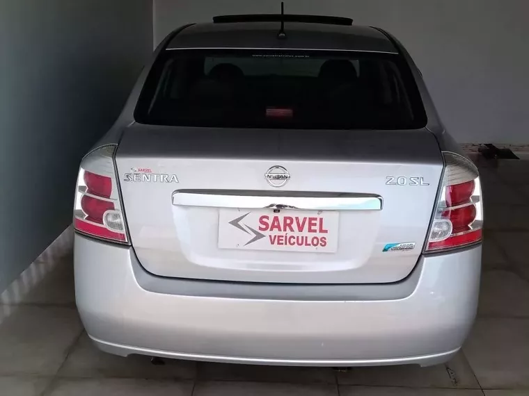 Nissan Sentra Prata 1