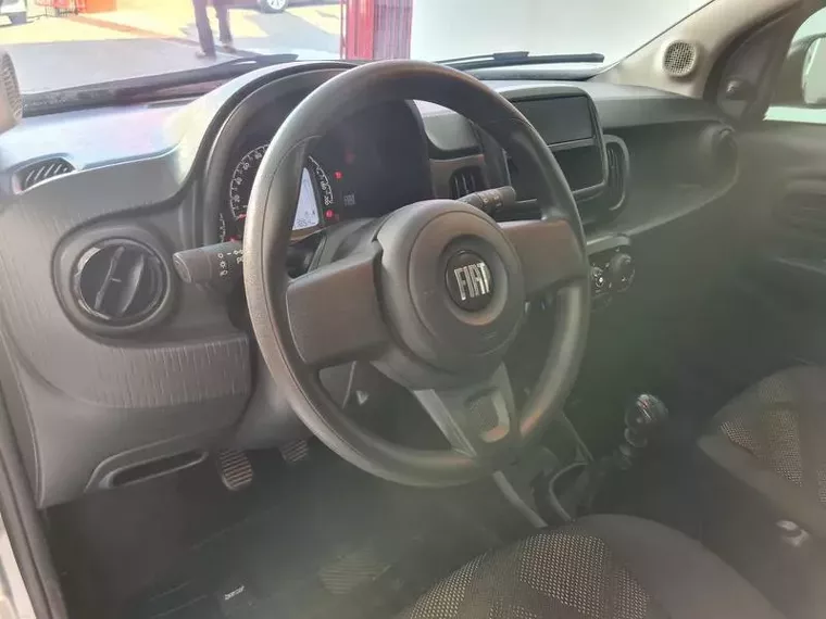 Fiat Mobi Prata 7