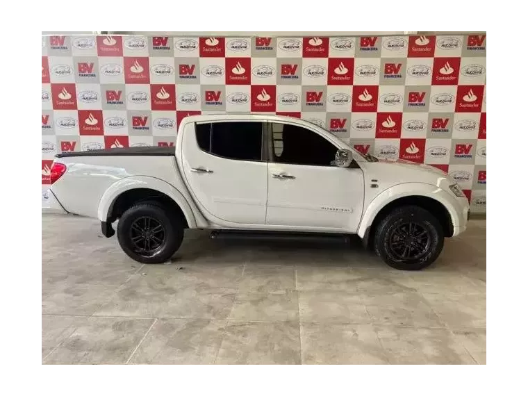 Mitsubishi L200 Triton Branco 1