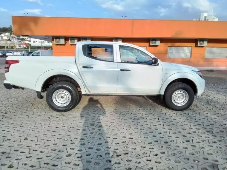 Mitsubishi L200 Triton Branco 7