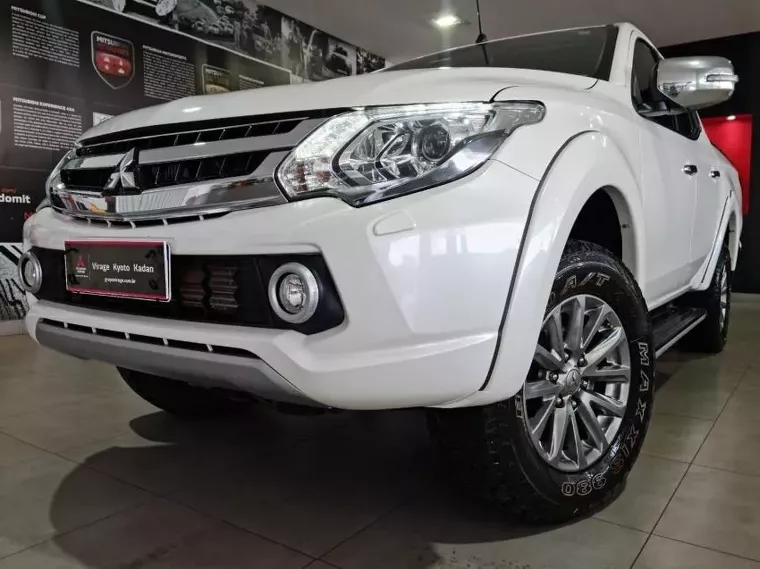 Mitsubishi L200 Triton Branco 10