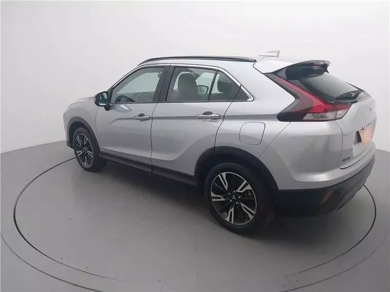 Mitsubishi Eclipse Cross Prata 11