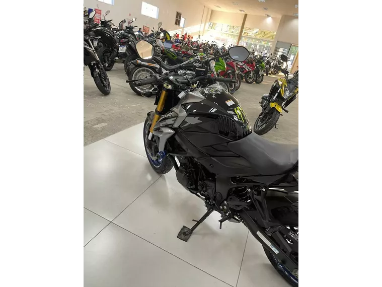 Suzuki GSX-S Preto 14